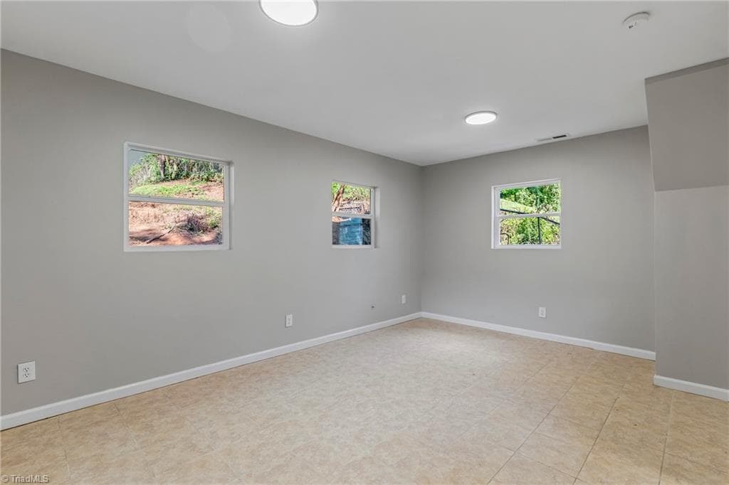 Stick/Site Built at 2117 Bowen Boulevard, Winston-Salem NC 27105, Winston-Salem, photo 23 of 31