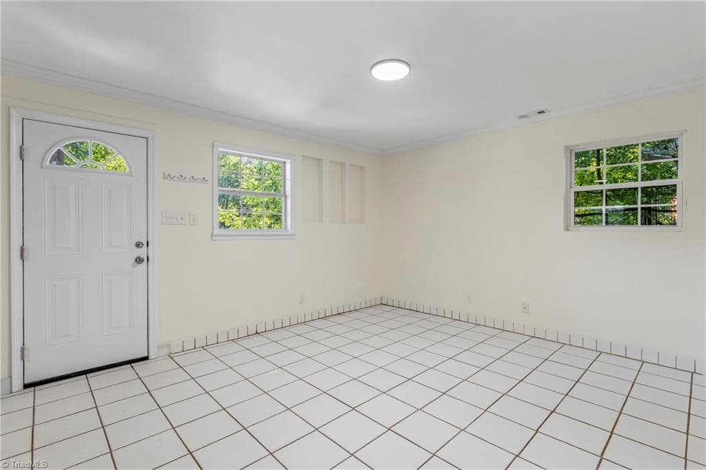 Stick/Site Built at 2117 Bowen Boulevard, Winston-Salem NC 27105, Winston-Salem, photo 5 of 31