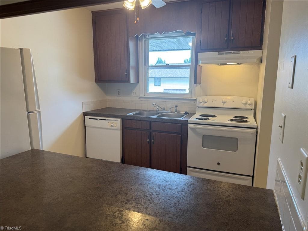 Stick/Site Built at 894 Ridge Court, Winston-Salem NC 27107, photo 6 of 23