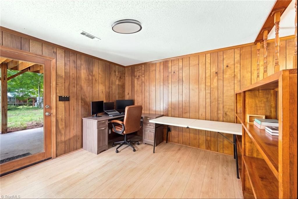 Stick/Site Built at 436 Peace Haven Road, Winston-Salem NC 27103, Winston-Salem, photo 21 of 36