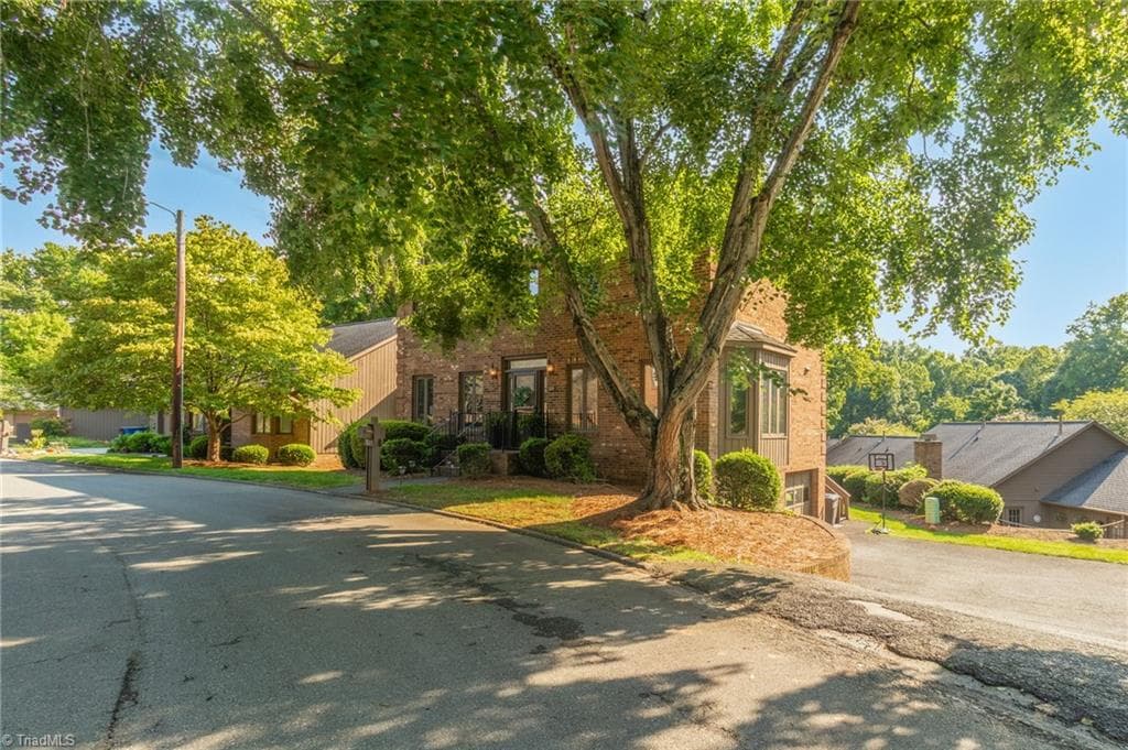 Stick/Site Built at 215 Barrington Place, Winston-Salem NC 27104, Winston-Salem, photo 3 of 30