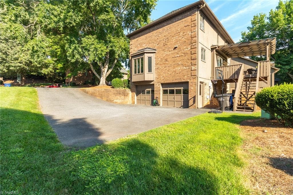 Stick/Site Built at 215 Barrington Place, Winston-Salem NC 27104, Winston-Salem, photo 29 of 30