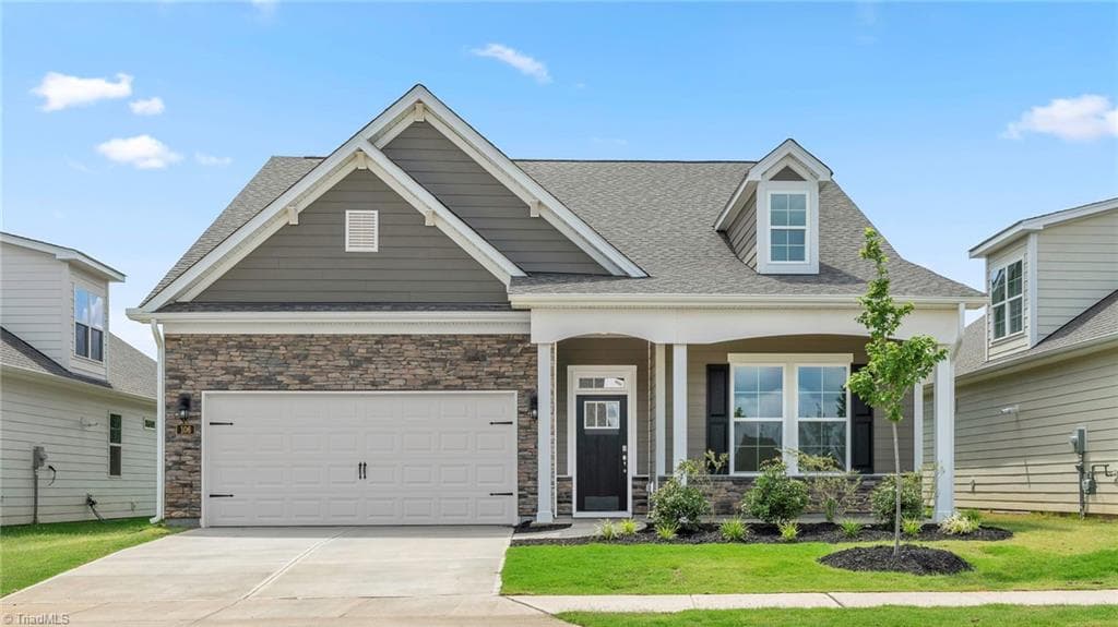 208 Mary Montrose Boulevard, Jamestown NC 27282
