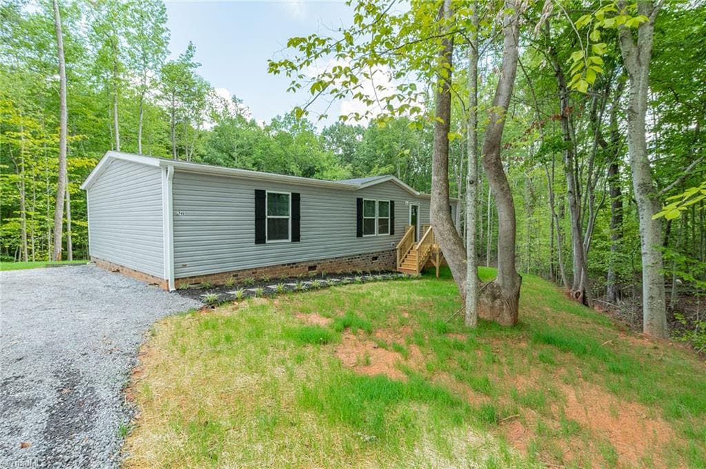 Manufactured Home at 2746 Sowers Road, Lexington NC 27299, Lexington, photo 3 of 47