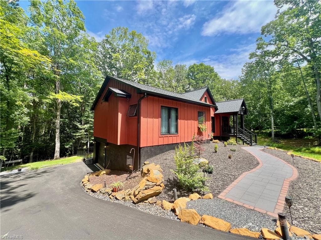 Stick/Site Built at 128 Hillside Lane, Jefferson NC 28640, photo 26 of 31