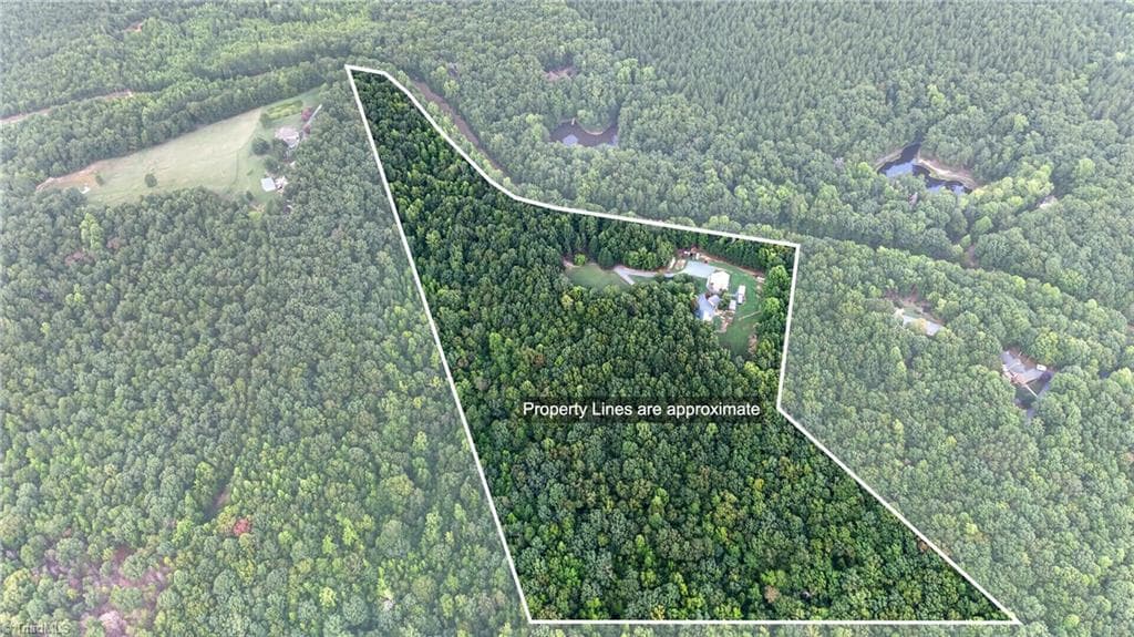 Stick/Site Built at 7047 High Pine Church Road, Asheboro NC 27205, photo 5 of 30