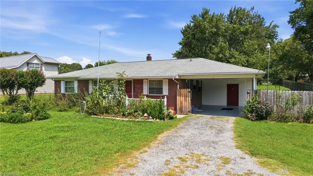 Stick/Site Built at 4358 Gumtree Road, Winston-Salem NC 27107, Winston-Salem, photo 4 of 50