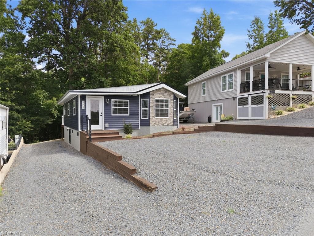 Manufactured Home at 151 Dogwood Circle, New London NC 28127, New London, photo 2 of 44