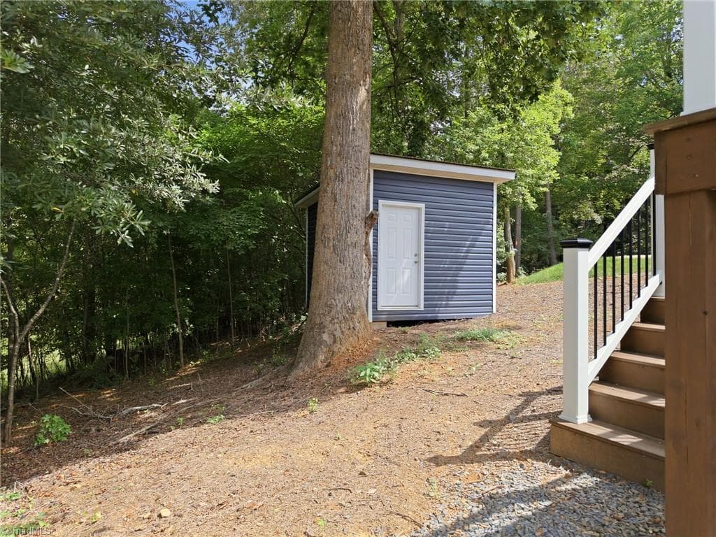 Manufactured Home at 151 Dogwood Circle, New London NC 28127, New London, photo 3 of 44