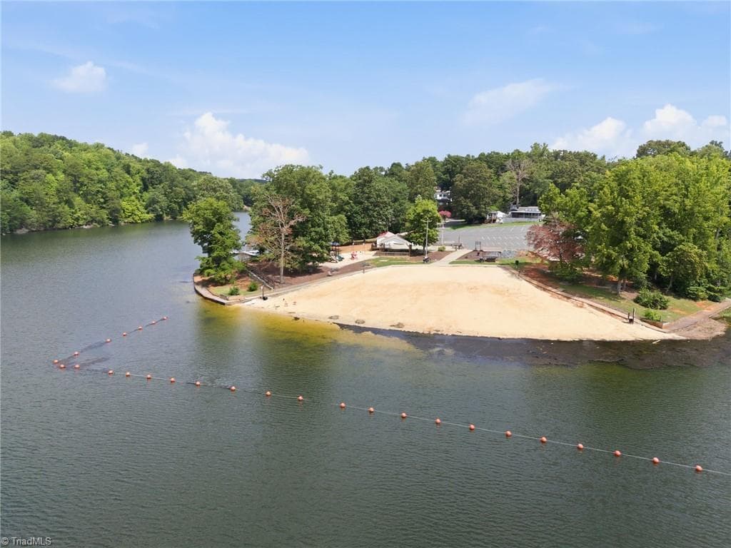 Manufactured Home at 151 Dogwood Circle, New London NC 28127, New London, photo 11 of 44