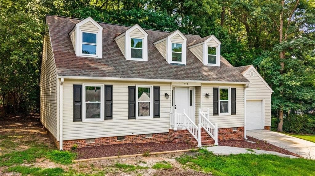 Stick/Site Built at 942 Chatfield Drive, Jamestown NC 27282, Jamestown, photo 5 of 40