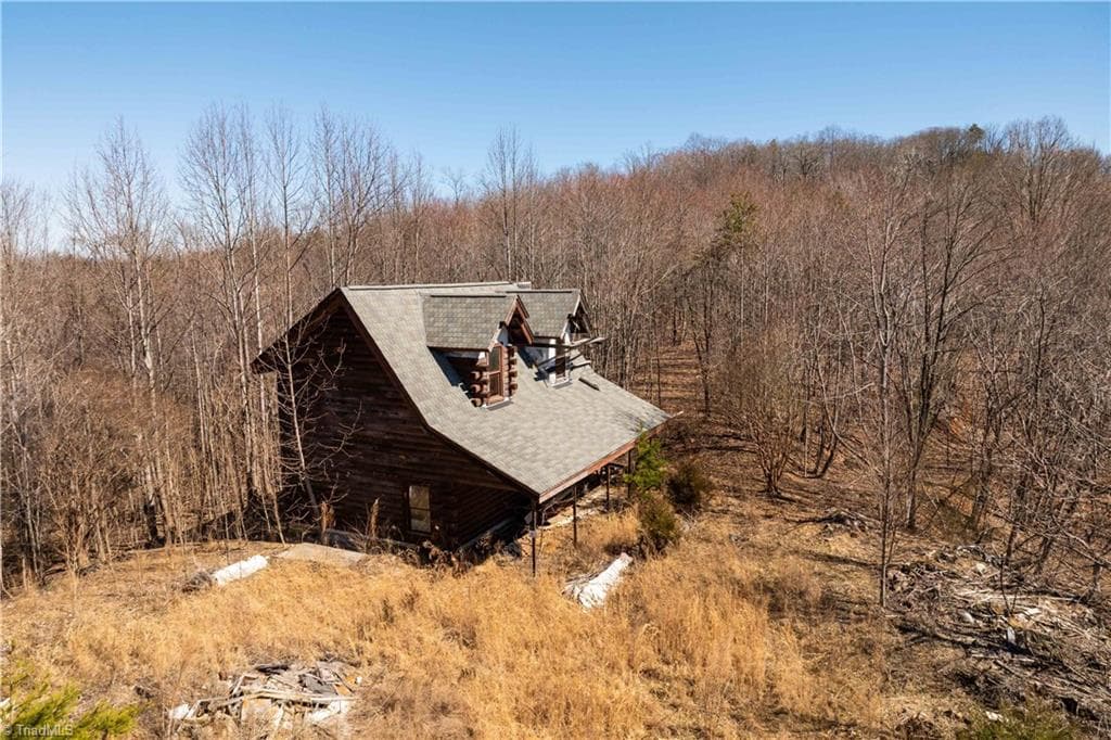 Single Family Residence at 222 Hummingbird Lane, Pilot Mountain NC 27041, photo 19 of 33