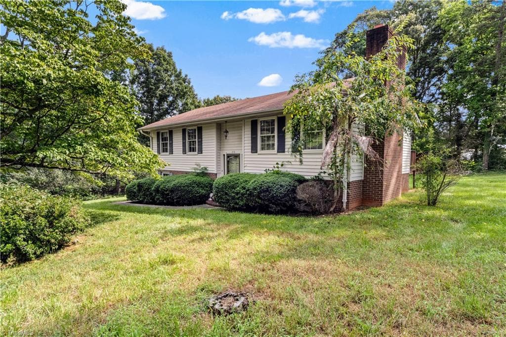 210 Knoxwood Road, Winston-Salem NC 27107