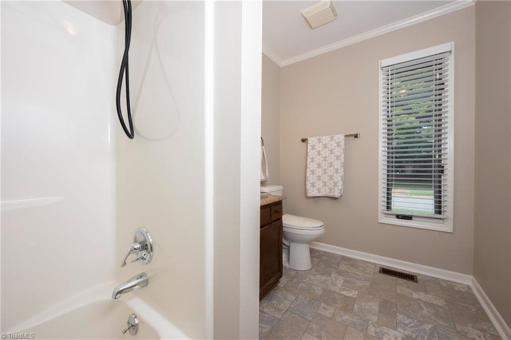 Stick/Site Built at 410 Ridgehaven Drive, Winston-Salem NC 27104, Winston-Salem, photo 34 of 50