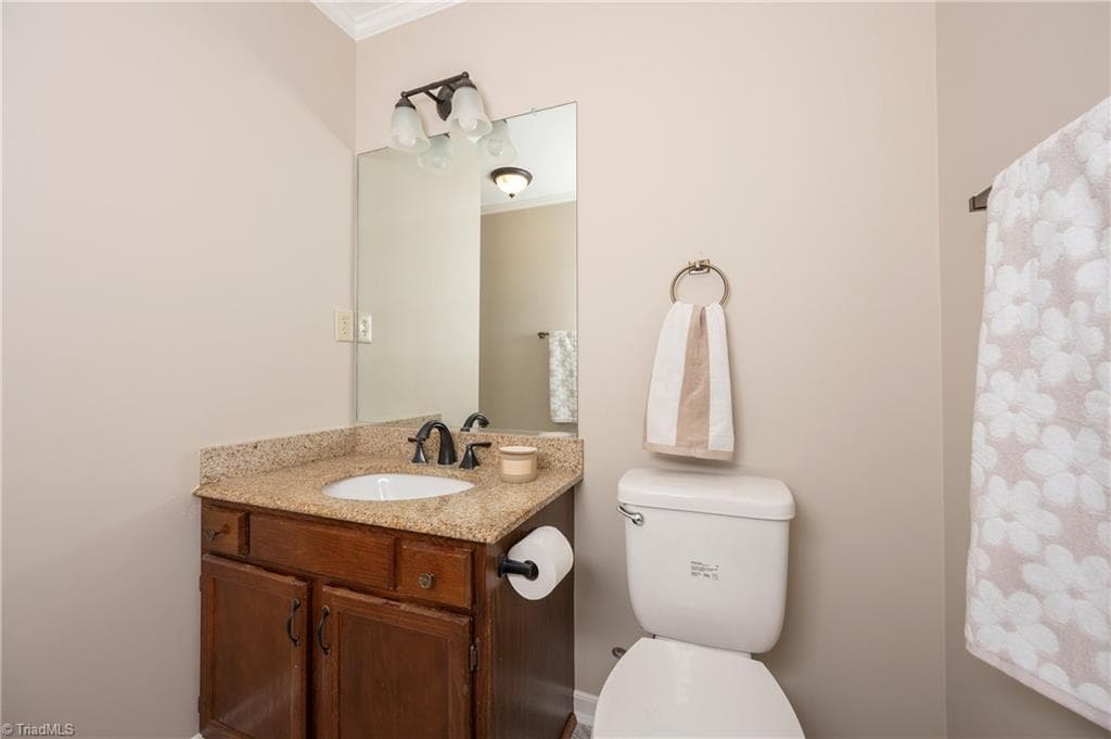 Stick/Site Built at 410 Ridgehaven Drive, Winston-Salem NC 27104, Winston-Salem, photo 35 of 50