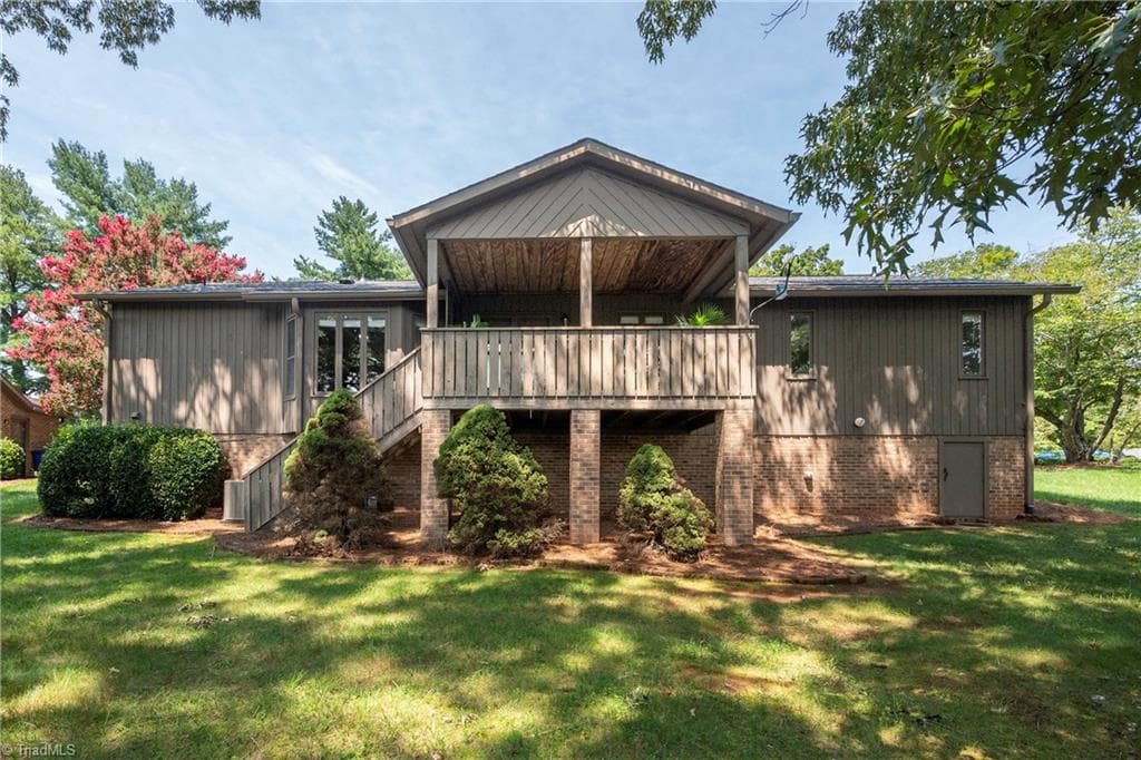 Stick/Site Built at 410 Ridgehaven Drive, Winston-Salem NC 27104, Winston-Salem, photo 4 of 50