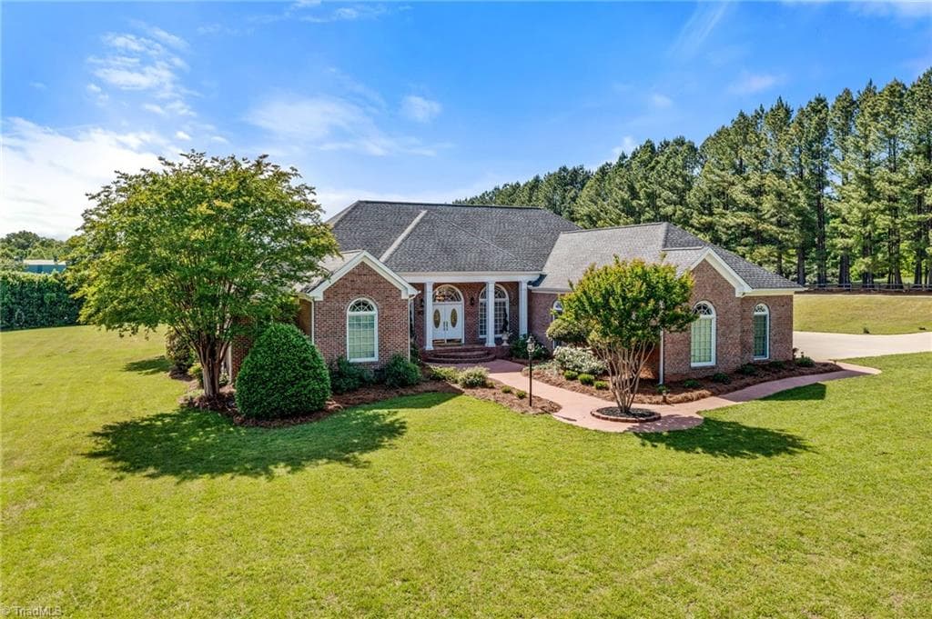 4447 Kendale Road, High Point NC 27265