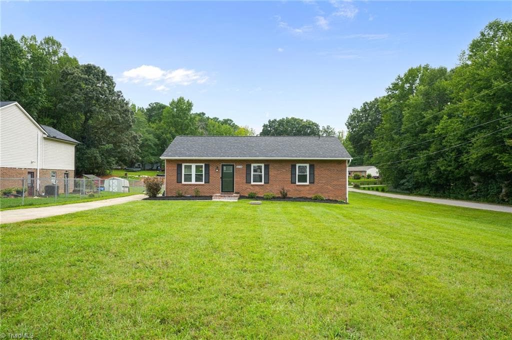 Stick/Site Built at 5006 Woodsboro Lane, Winston-Salem NC 27105, Winston-Salem, photo 3 of 45