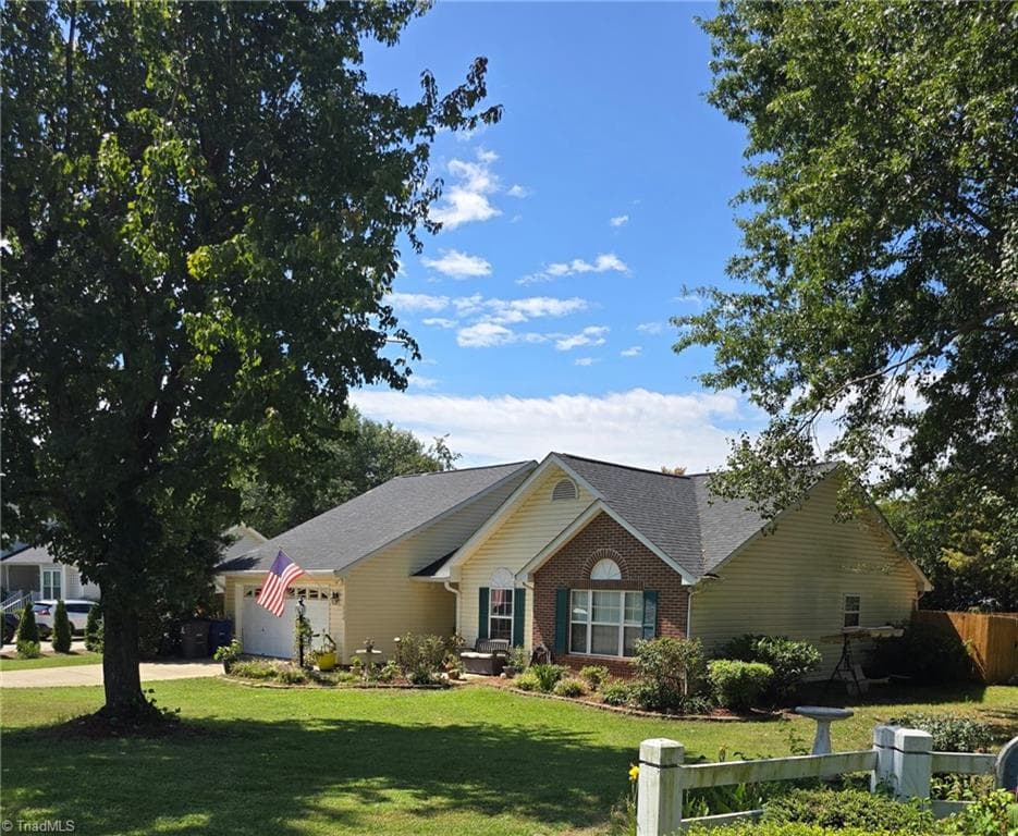 1000 Hastings Hill Road, Kernersville NC 27284