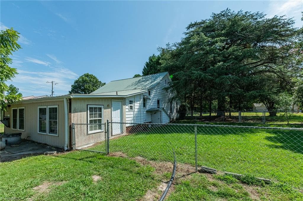 Stick/Site Built at 1394 S Old NC Highway 109, Lexington NC 27292, Lexington, photo 59 of 62