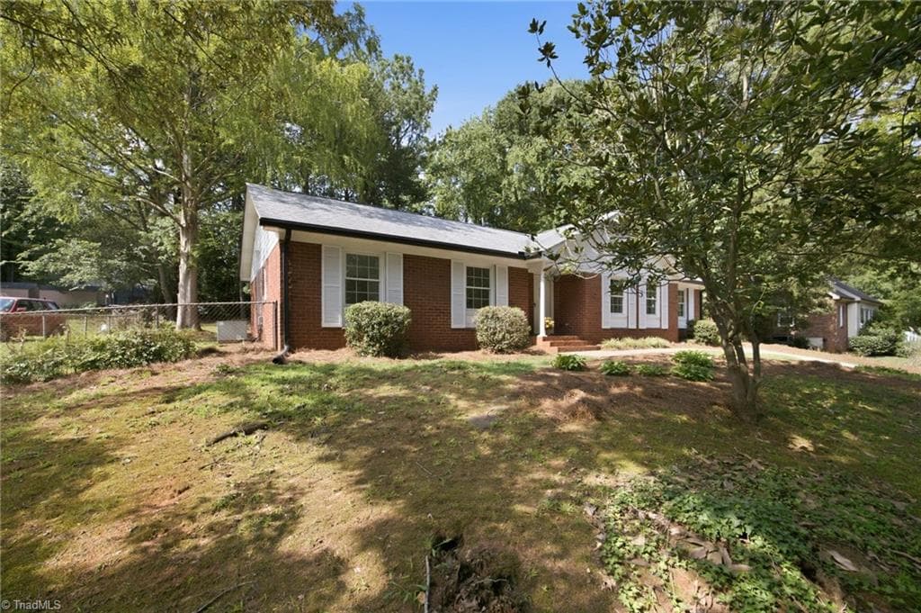 Stick/Site Built at 1045 S Magnolia Street, Mooresville NC 28115, Mooresville, photo 4 of 45