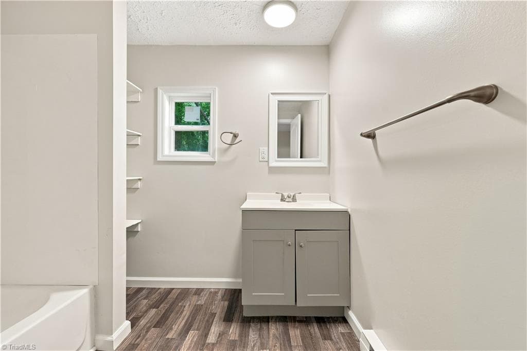 Manufactured Home at 3511 Summertime Place, Winston-Salem NC 27107, Winston-Salem, photo 17 of 41