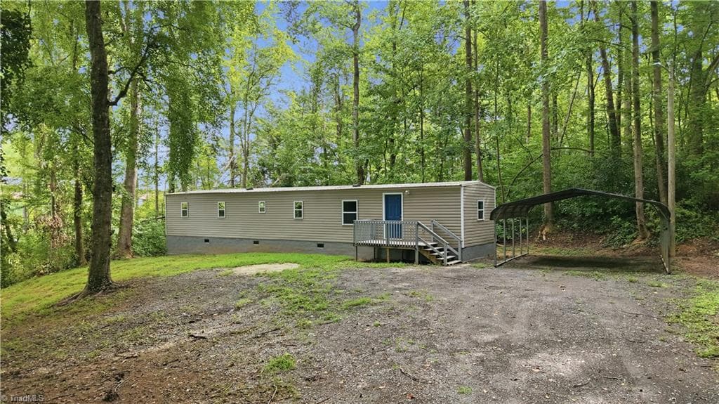 Manufactured Home at 3511 Summertime Place, Winston-Salem NC 27107, Winston-Salem, photo 3 of 41