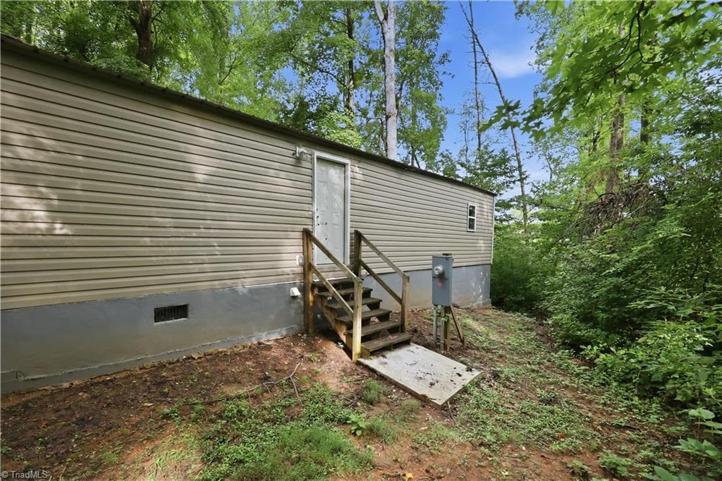 Manufactured Home at 3511 Summertime Place, Winston-Salem NC 27107, Winston-Salem, photo 28 of 41