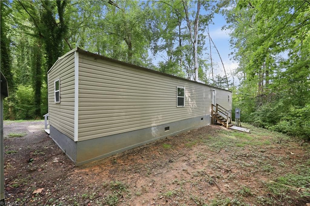 Manufactured Home at 3511 Summertime Place, Winston-Salem NC 27107, Winston-Salem, photo 29 of 41