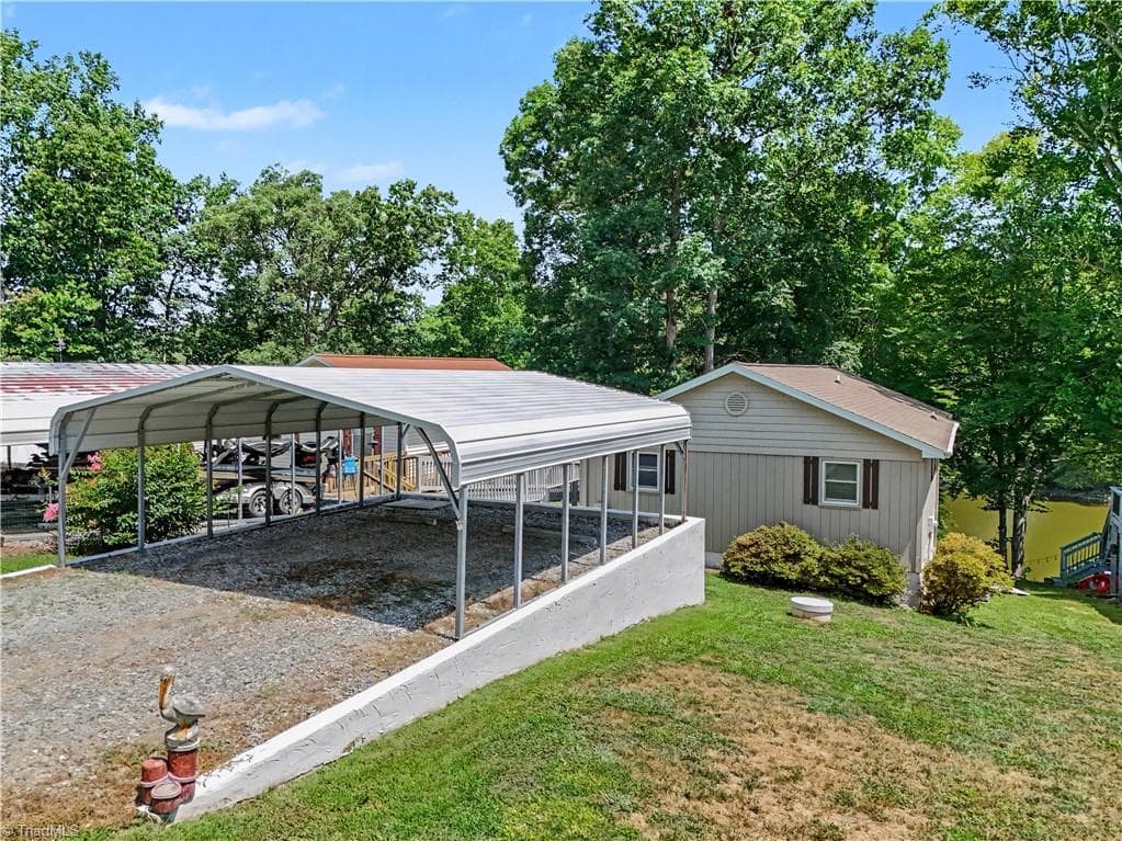 Stick/Site Built at 1030 Riverview Road, Lexington NC 27292, photo 8 of 21
