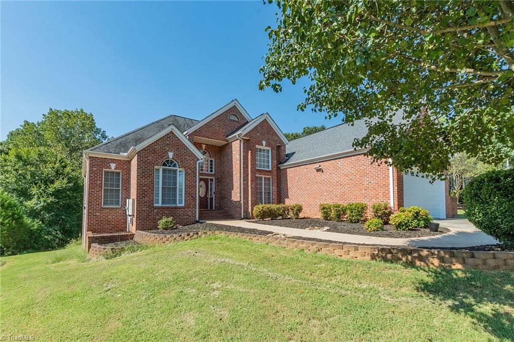 108 Highgate Lane, Lexington NC 27292