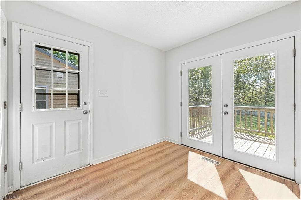 Stick/Site Built at 326 Bingham Street, Greensboro NC 27401, photo 7 of 25
