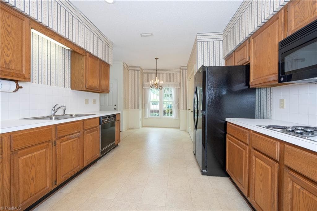 Stick/Site Built at 144 Warwicke Place, Bermuda Run NC 27006-8506, Bermuda Run, photo 10 of 47