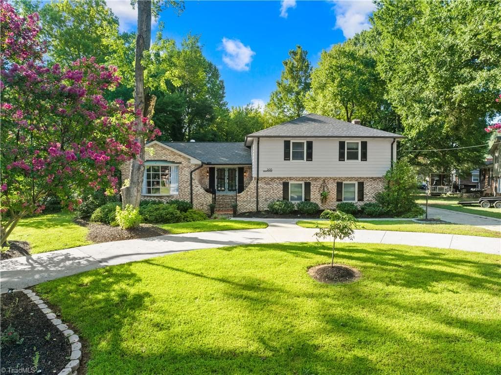 2438 Edgewood Avenue, Burlington NC 27215