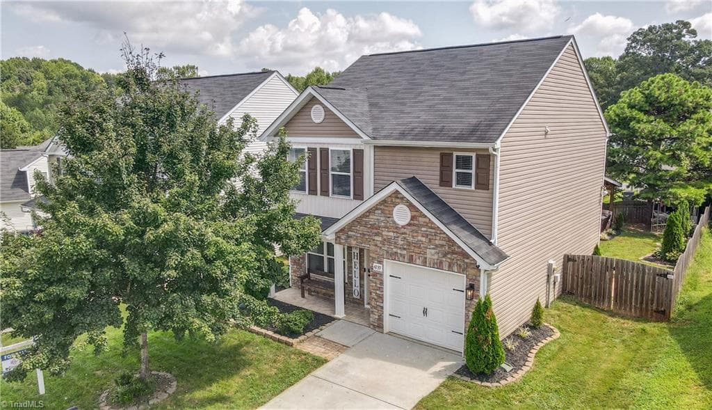 Stick/Site Built at 4239 Kendall Farms Way, Winston-Salem NC 27107, Winston-Salem, photo 2 of 39