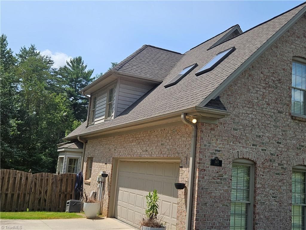 Stick/Site Built at 140 Fox Run, Eden NC 27288, Eden, photo 2 of 20