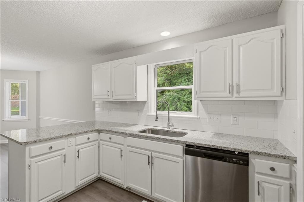 Stick/Site Built at 407 Lassiter Drive, High Point NC 27265, photo 13 of 34