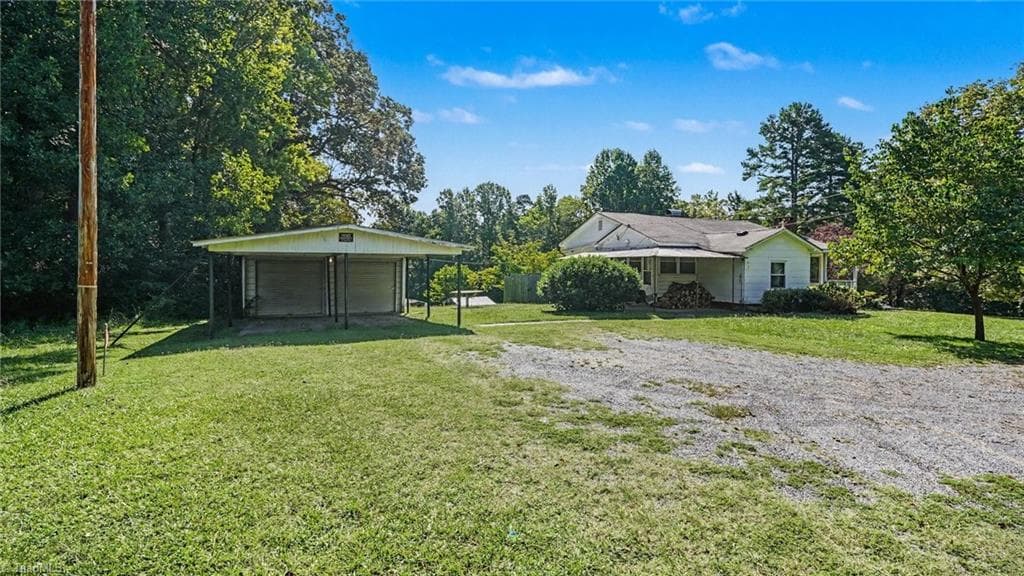 Stick/Site Built at 533 Bonkemeyer Drive, Randleman NC 27317, photo 2 of 20