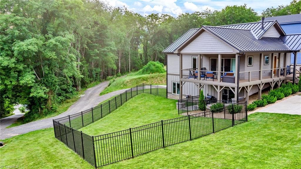 Stick/Site Built at 806 Hillcrest Avenue, West Jefferson NC 28694, photo 41 of 45