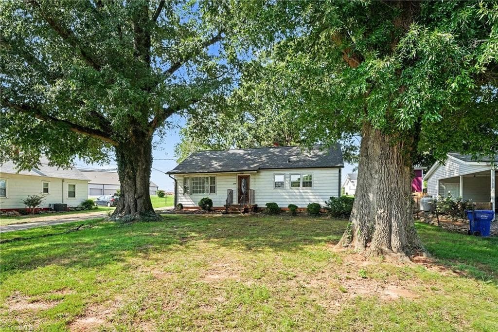 Stick/Site Built at 418 Felts Drive, King NC 27021, King, photo 2 of 19