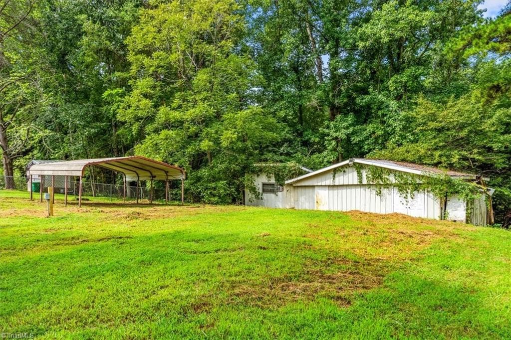 Manufactured Home at 3673 Meadowbrook Drive, Trinity NC 27370, photo 36 of 48