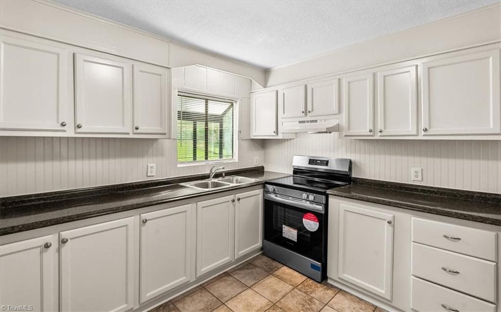 Manufactured Home at 3673 Meadowbrook Drive, Trinity NC 27370, photo 10 of 48