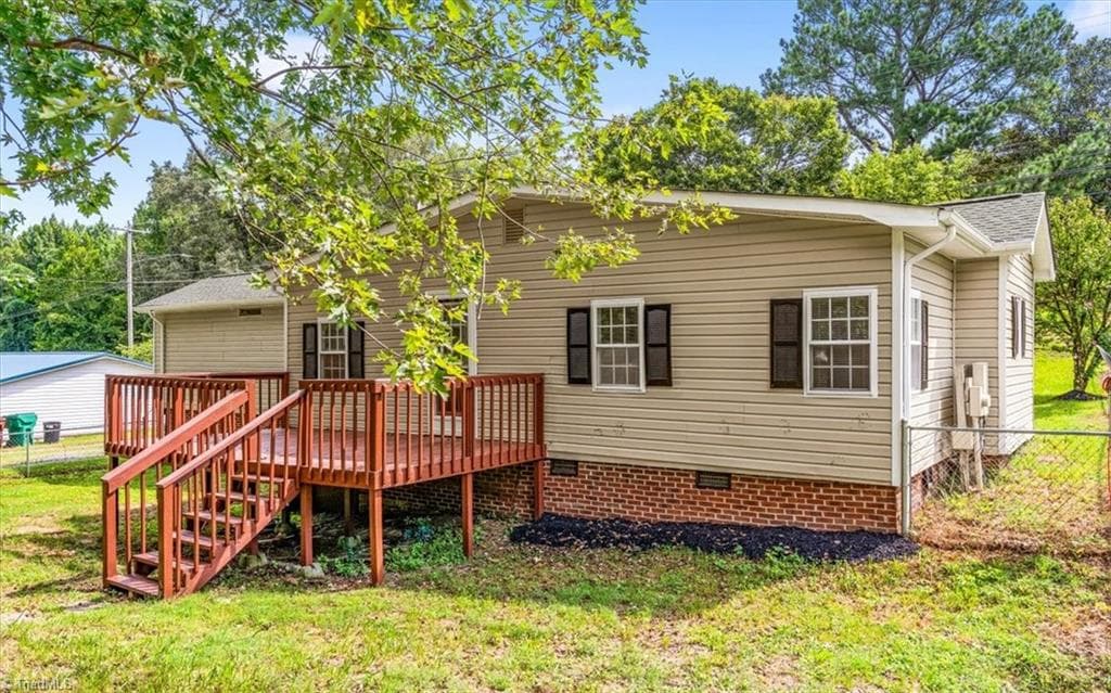 Manufactured Home at 3673 Meadowbrook Drive, Trinity NC 27370, photo 33 of 48