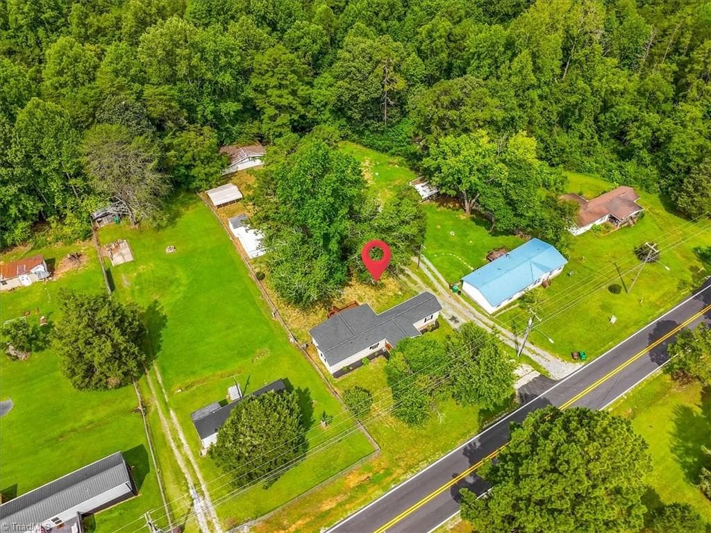 Manufactured Home at 3673 Meadowbrook Drive, Trinity NC 27370, photo 44 of 48