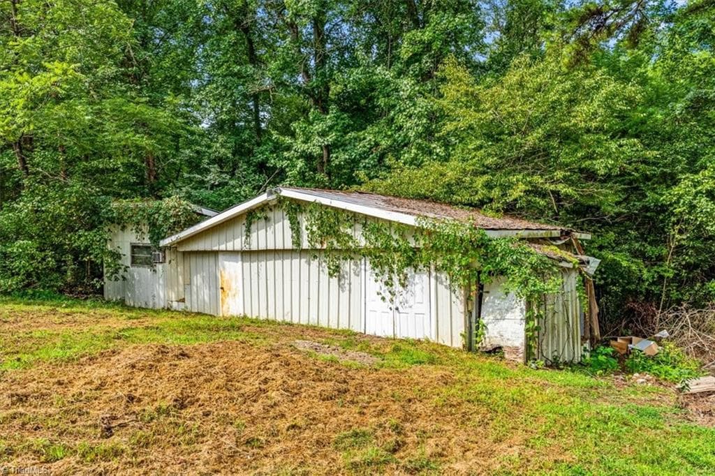Manufactured Home at 3673 Meadowbrook Drive, Trinity NC 27370, photo 35 of 48