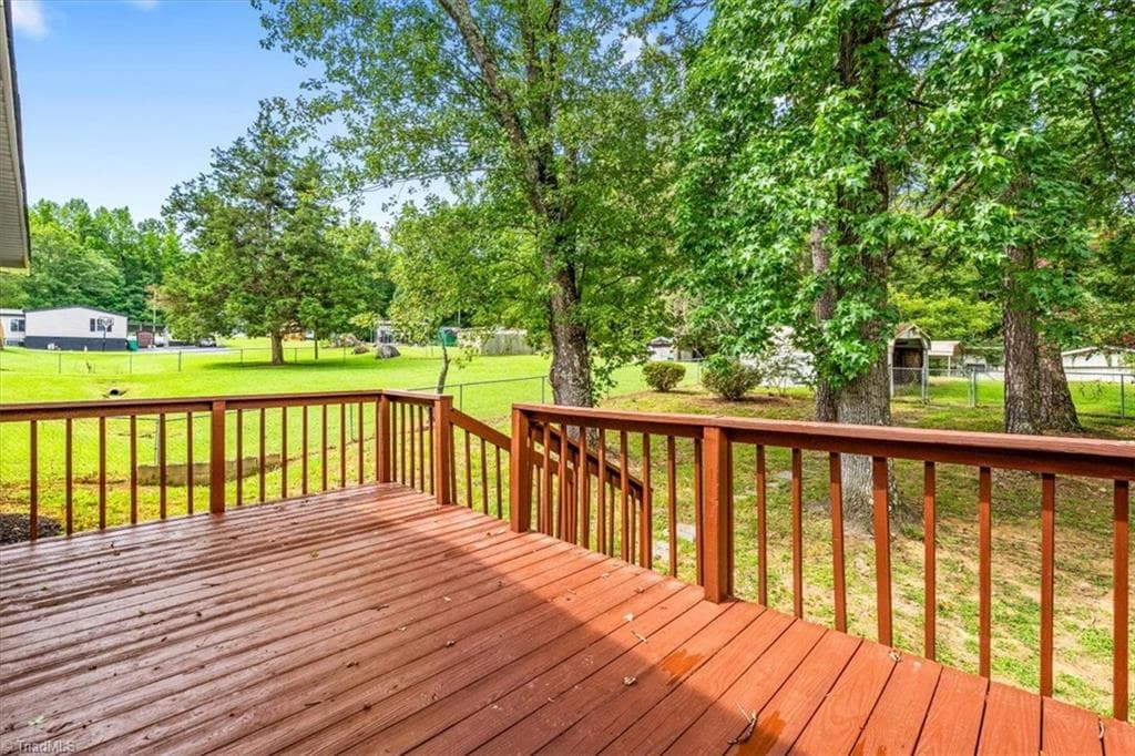 Manufactured Home at 3673 Meadowbrook Drive, Trinity NC 27370, photo 31 of 48