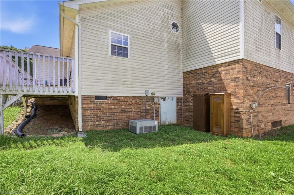 Stick/Site Built at 1448 Hawkcrest Lane, Winston-Salem NC 27127, Winston-Salem, photo 35 of 42