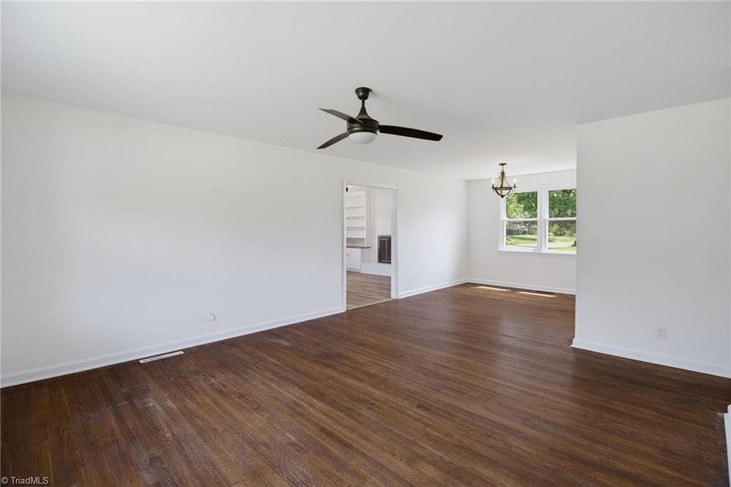 Stick/Site Built at 706 Elam Avenue, Greensboro NC 27408, photo 4 of 28