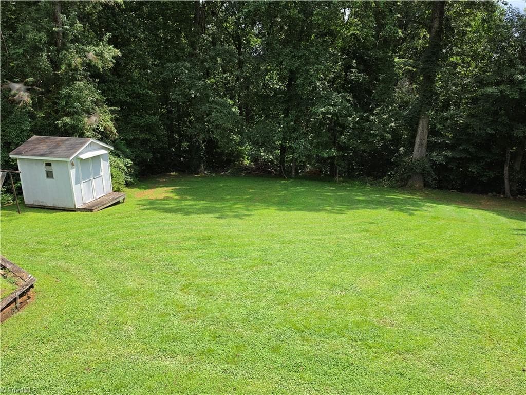 Manufactured Home at 264 Smith Ridgecrest Road, North Wilkesboro NC 28659, North Wilkesboro, photo 15 of 16