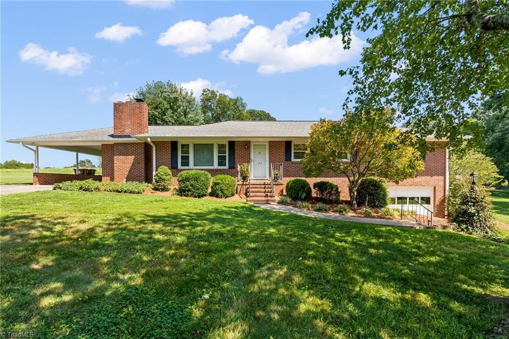 364 Woods Lane, Winston-Salem NC 27107